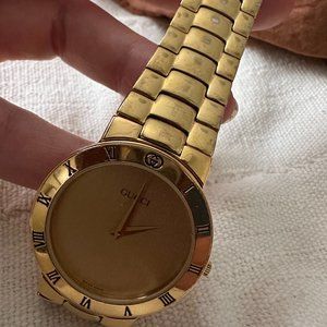 GUCCI 3300.2M Gold Vintage Swiss Made Watch Quartz
